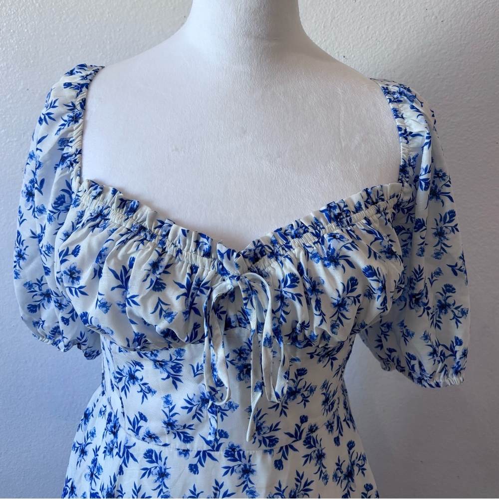 Baltic Born Gwen Smocked Midi Dress Blue/White floral - Picture 2 of 8